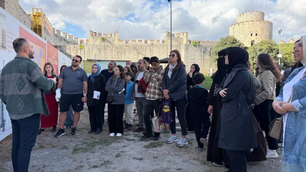 Yedikule Hisarı, Fatih Belediyesi’nin Rehberli Gündüz Turlarıyla Tarih Tutkunlarını Ağırlıyor