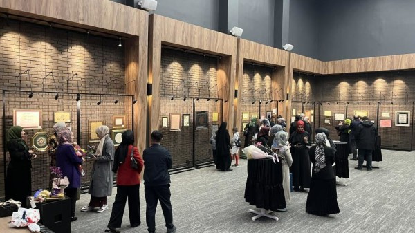 Hüsn-i Hat, Tezhip ve Kaligrafi Eserleri Karatay'da Sergileniyor