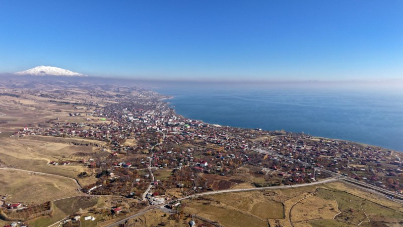 Süphan Dağı ve Selçuklu Mezarlığıyla Ahlat’ta Görsel Şölen