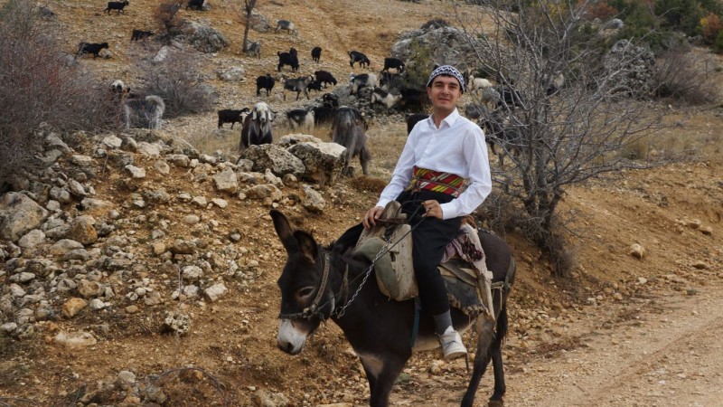Asırlık Yörük Geleneği 18 Yaşındaki Yusuf Efe ile Yaşıyor