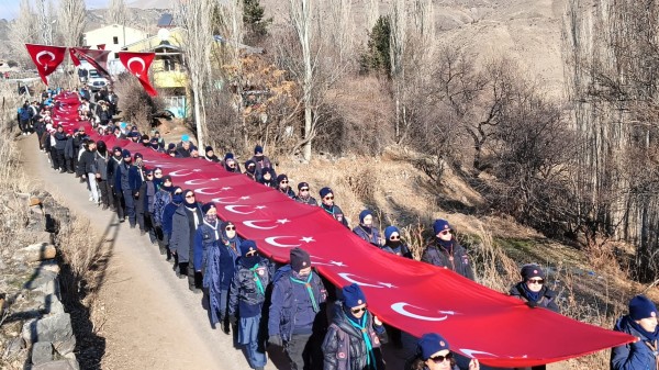 Sarıkamış’ta Başlayan Yürüyüş, Şenkaya’da Dualarla Anıldı