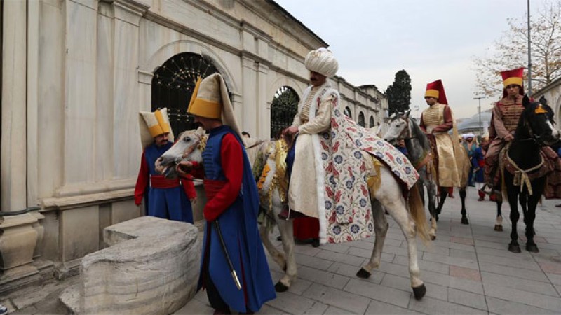 Kılıç Kuşanma Merasimi Nedir? Nasıl Yapılırdı?