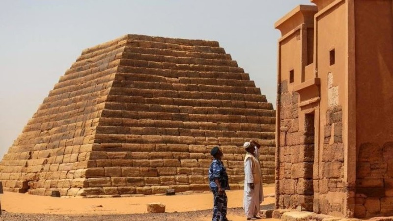 Piramitler Ülkesi Sandığınız Yer Değil