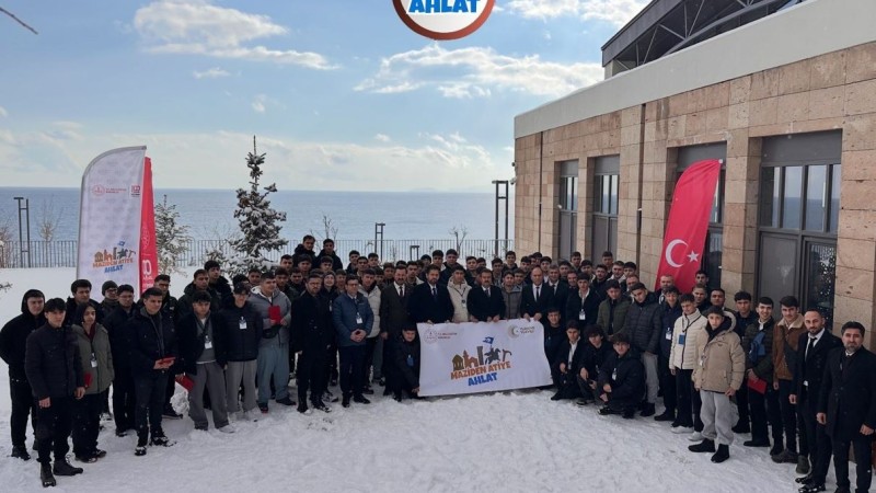 Ankara ve Diyarbakırlı Öğrenciler “Maziden Atiye Ahlat” Projesiyle Tarihle Buluştu