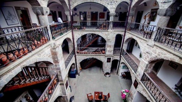 İpek Yolu'nun Karadeniz'deki mührü: Trabzon Osmanlı Hanları ve zamana direnen mimarileri.