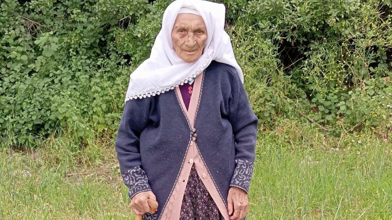 Rus Zulmünden Kaçarken Vurulmuştu: Ahıskalı Kezban Nine 112 Yaşında Hayatını Kaybetti