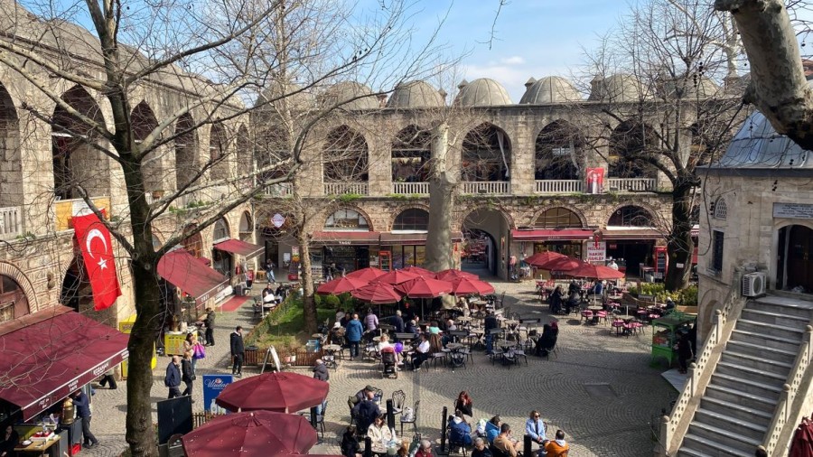 Koza Han’da "Duba" Krizi Bitti: Tarihi Avlu Eski Günlerine Döndü