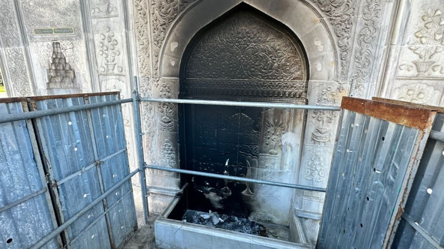300 Yıllık Tophane Çeşmesi’ni Yakıp Kararttılar!