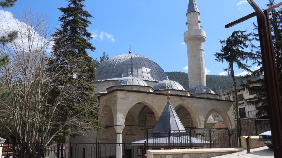 Beton Değil Kurşun Tuttu! Asırlara Meydan Okuyan Cami Hakkında Şaşırtan Gerçek