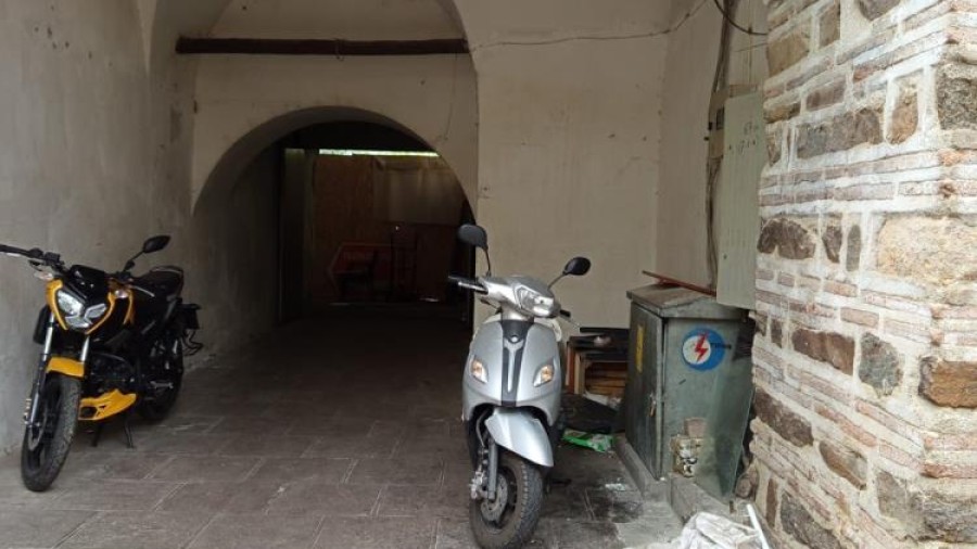 Hanlar Şehri Bursa'da İç Fidan Han'ın Görüntüsü Üzüyor
