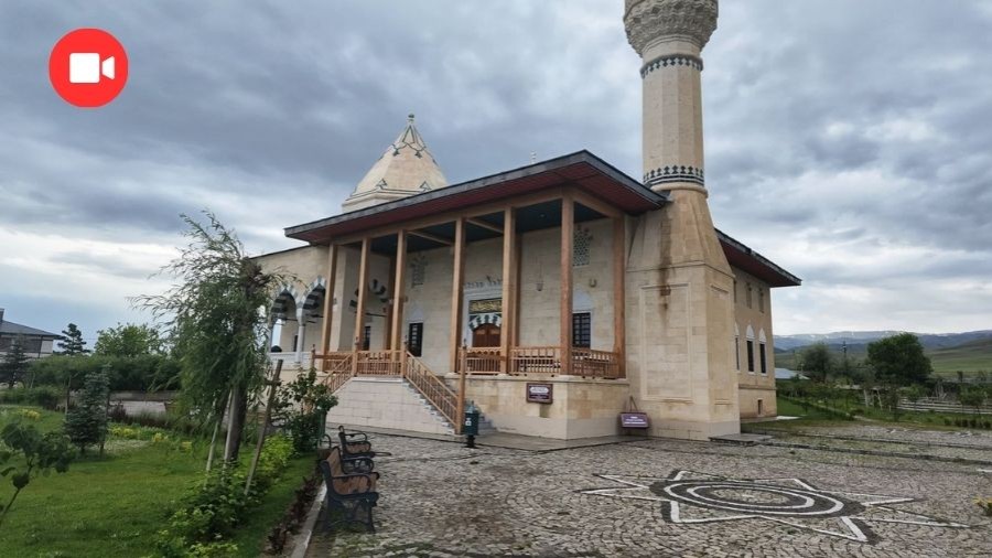 Rus İşgali ve Ermeni Mezâlimine Karşı Mücadele Eden Alvarlı Efe Hazretleri