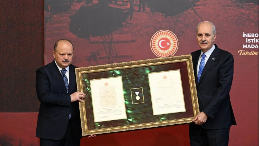 Gazi Meclis’te Tarihi An: İnebolu’nun İkinci İstiklal Madalyası Teslim Alındı