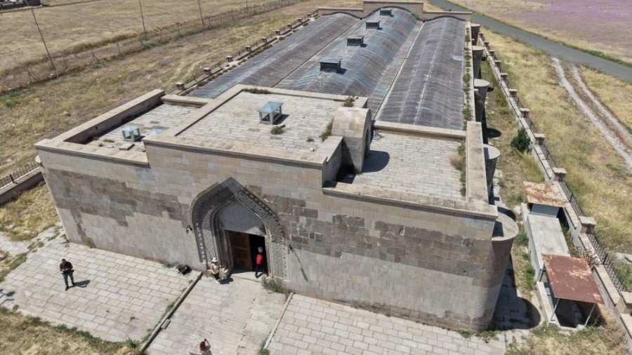 İpek Yolu’nun Iğdır’daki Sessiz Tanığı: 8oo Yıllık Ejder Kervansarayı