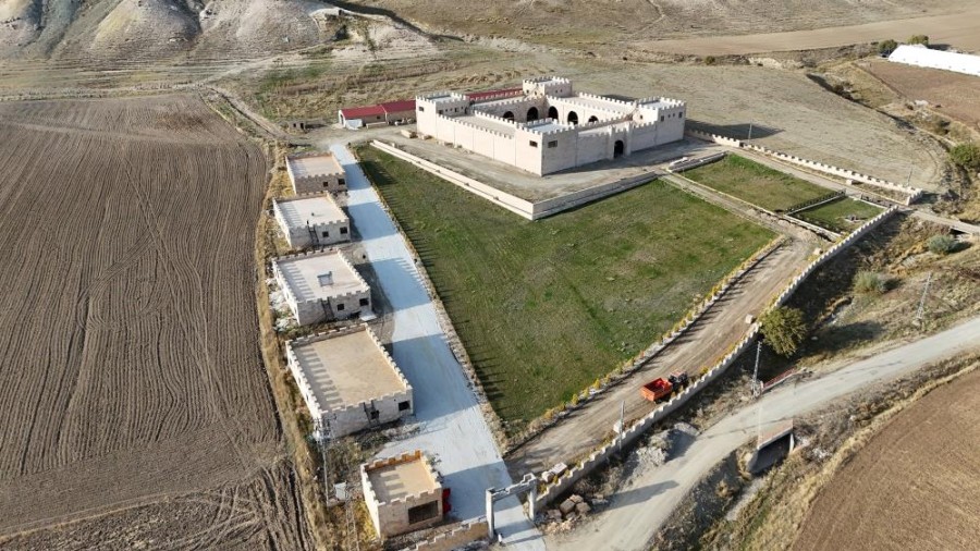 Sivas’ta Orta Çağ Kalelerini Andıran Dev Proje: Kale Çiftlik 2027’de Açılıyor