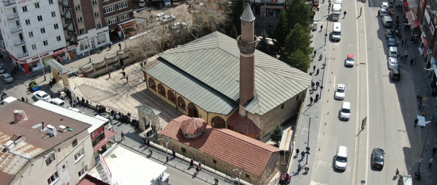 Üç Şems’ten Biri Sivas’ta Yatıyor