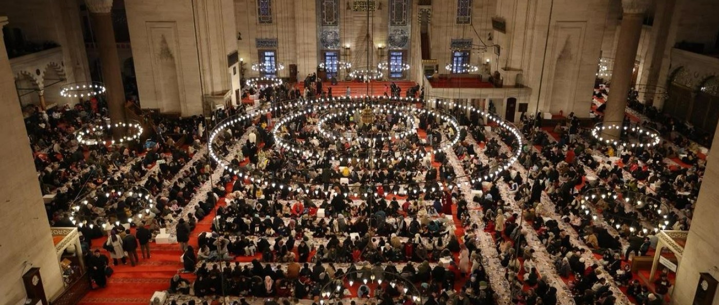 Süleymaniye’nin Gölgesinde Bir Ramazan Masalı: 3 Bin Çocuk Aynı Sofrada Buluştu!