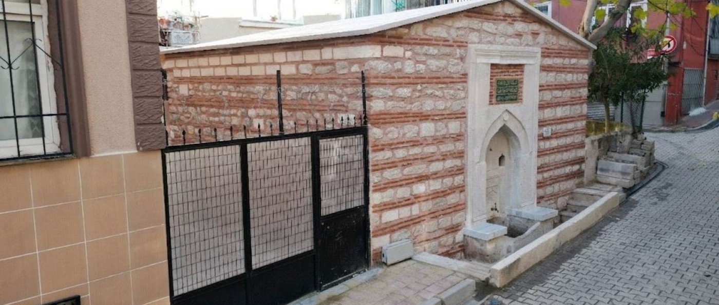 Fatih’te Tarih Akıyor 151 Yıllık Eser Orijinal Kimliğine Kavuştu: Veliefendizade Çeşmesi İhya Edildi