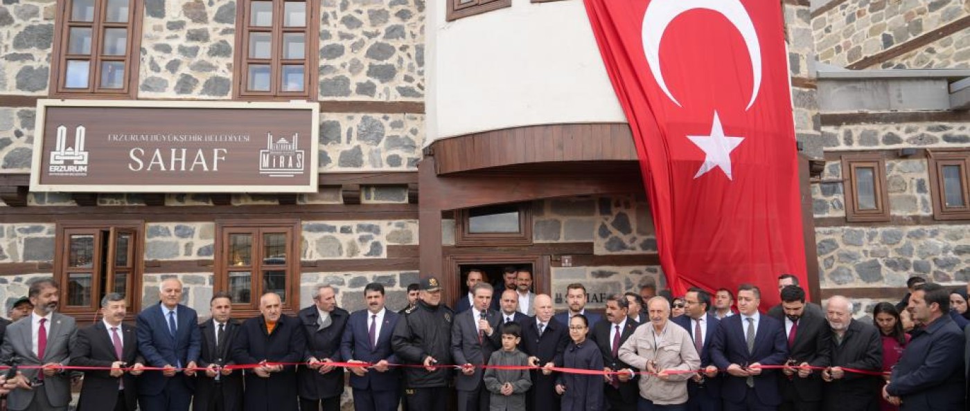 Erzurum Kalesi Eteğinde Tarihi Buluşma: Şehir Sahafı Törenle Açıldı