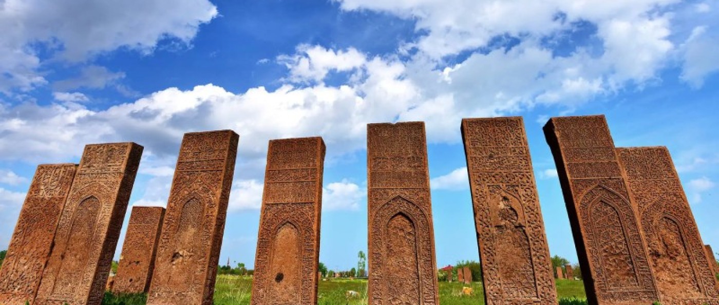 İlim, edep, tıp, astronomi, mimari ve ince sanat: Ahlat