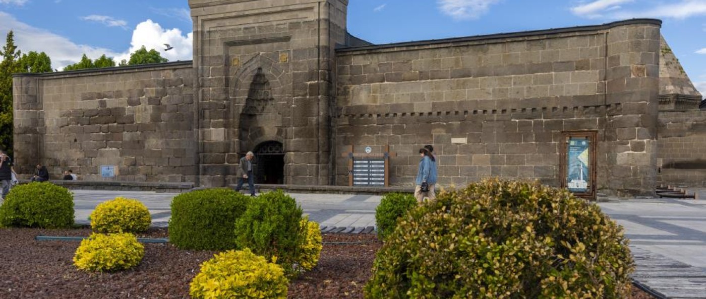 Kayseri’de 8 Asırlık Tarih: Hunat Medresesi Kültürün Yaşayan Adresi