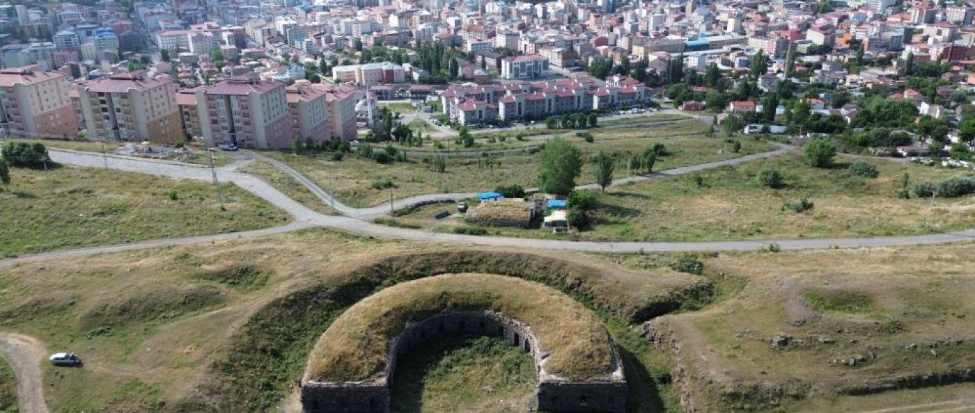 Hilal ve At Nalı Formuyla Eşsiz: Gemli Tabya Korunmayı Bekliyor