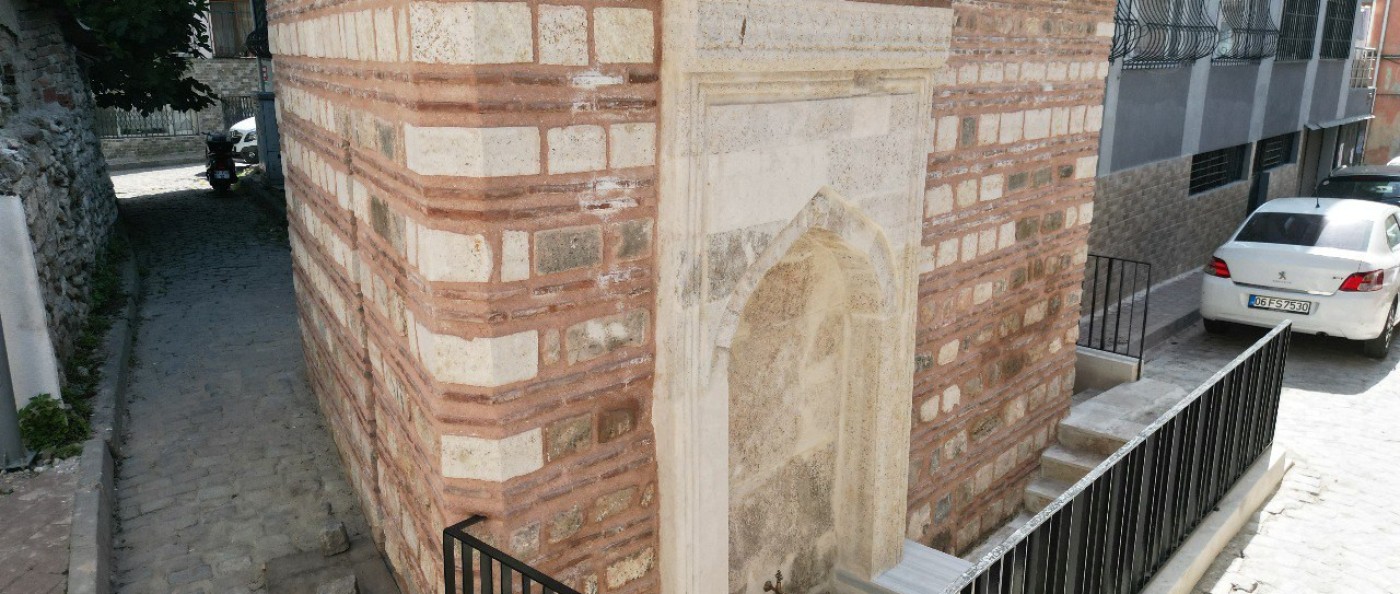 Fatih’te Tarihî Tepedelen Çeşmesi Restore Edildi